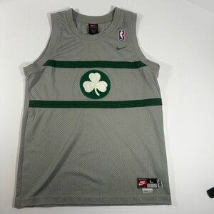 Nike Youth‎ Large 14-16 Grey Boston Celtics Walker 8 Perforated NBA Jersey